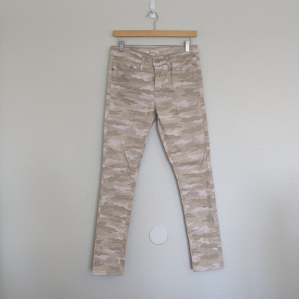 Levi’s camo skinny jeans